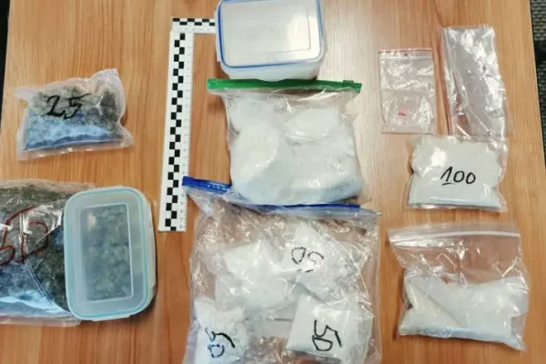 4 lata więzienia i 17 tys. zł grzywny za narkotyki – wyrok dla 46-latka z powiatu oleckiego