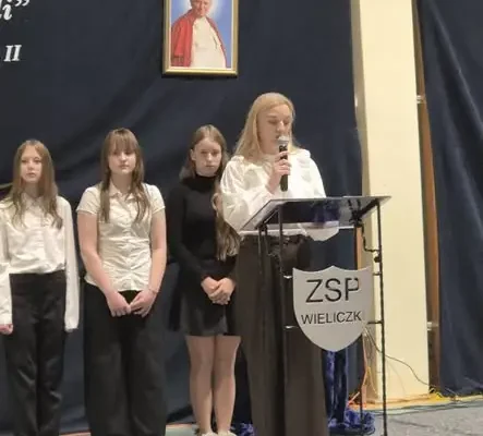 Wieliczki: Dzień Edukacji Narodowej, święto patrona i ślubowanie pierwszaków w jednej uroczystości